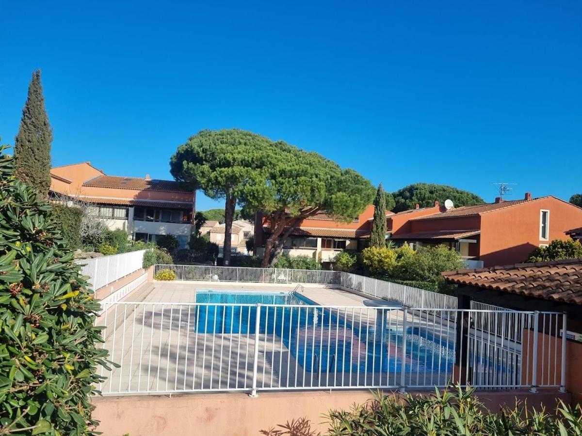 Lumineux Avec Piscine Апартаменты Фрежюс